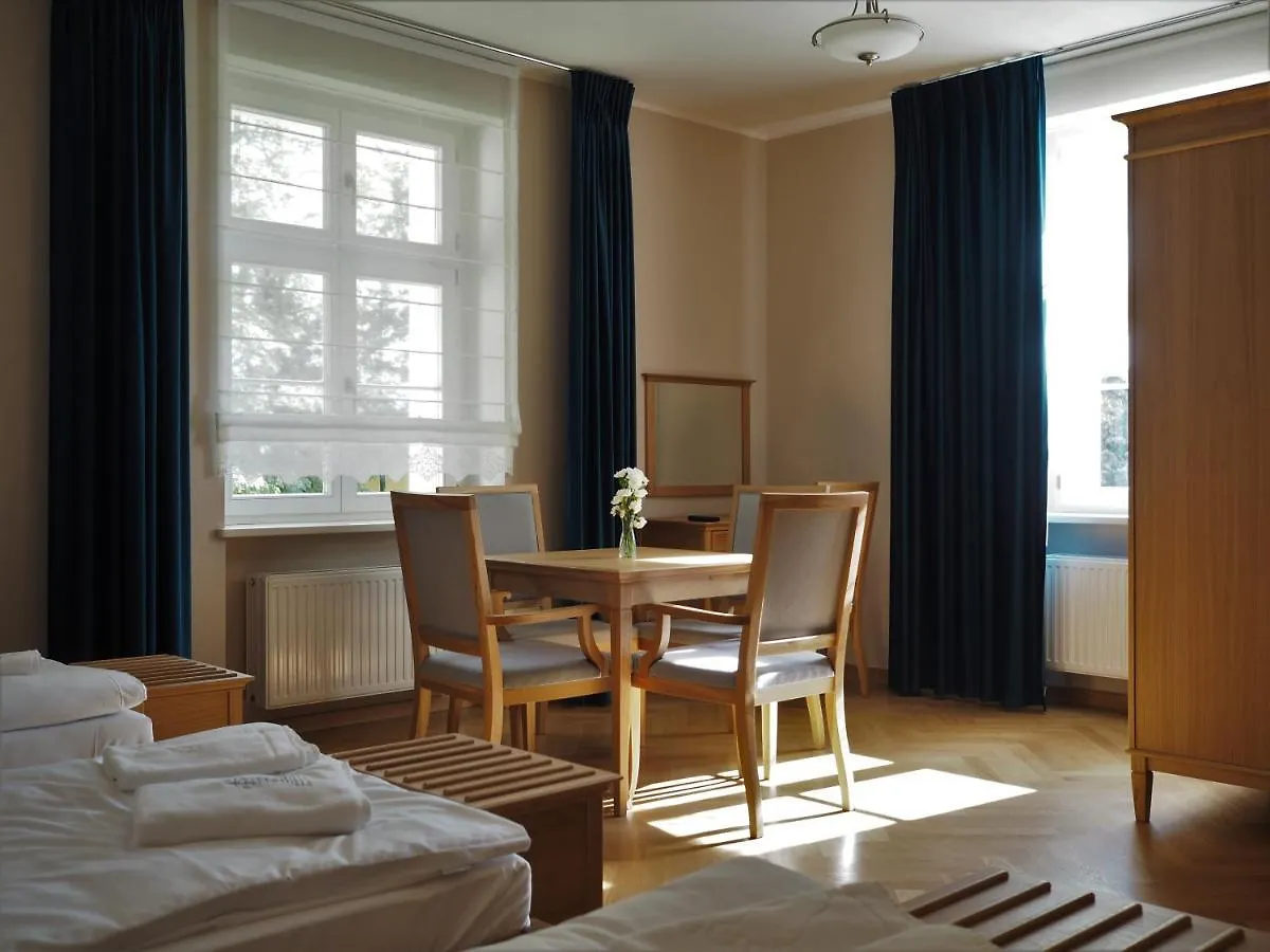 Kasztanowy Palac Swadzim Hotel