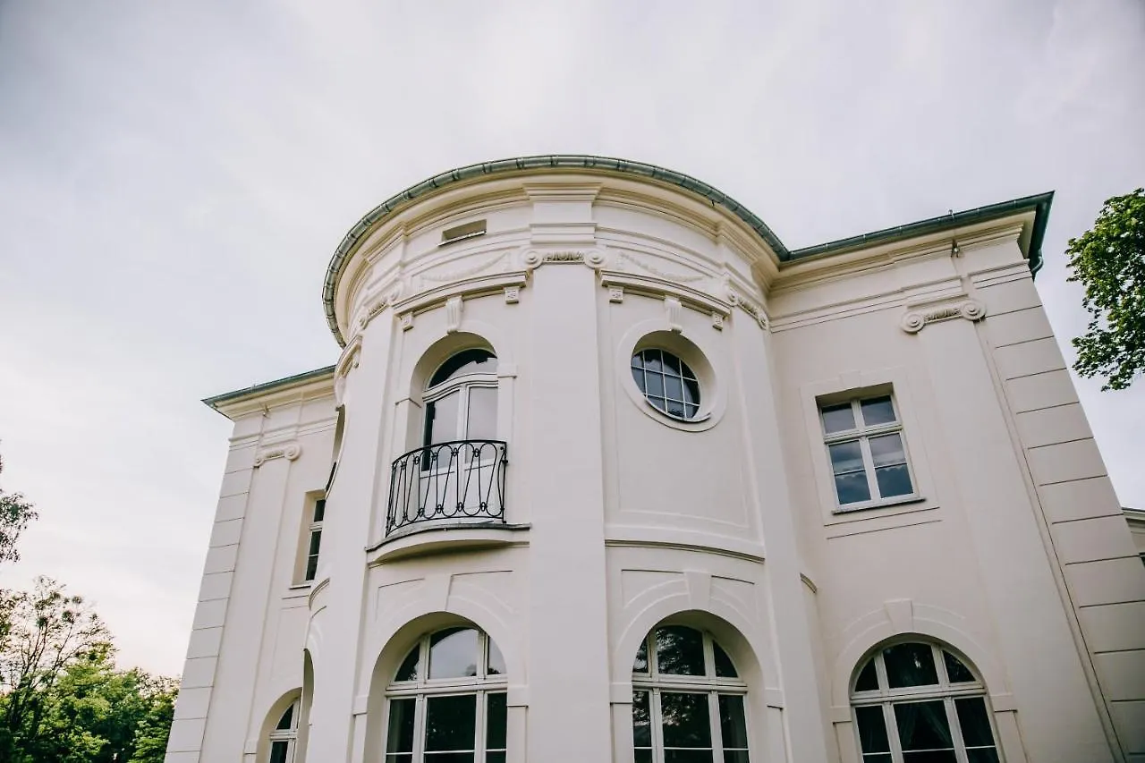 Kasztanowy Palac Swadzim
